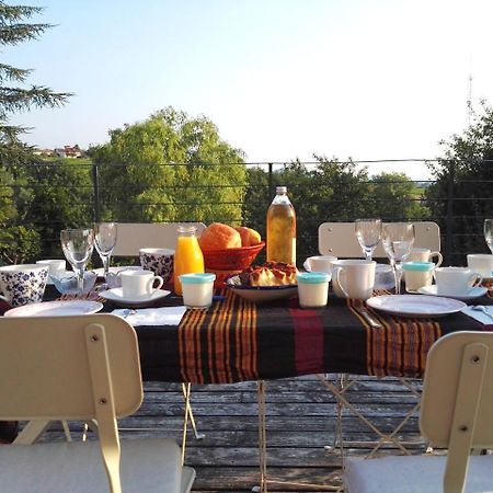 Le Montellier Bed & Breakfast Blace Bagian luar foto