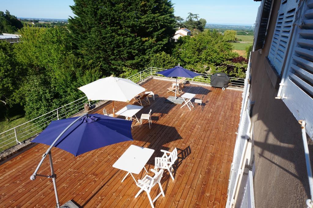 Le Montellier Bed & Breakfast Blace Bagian luar foto